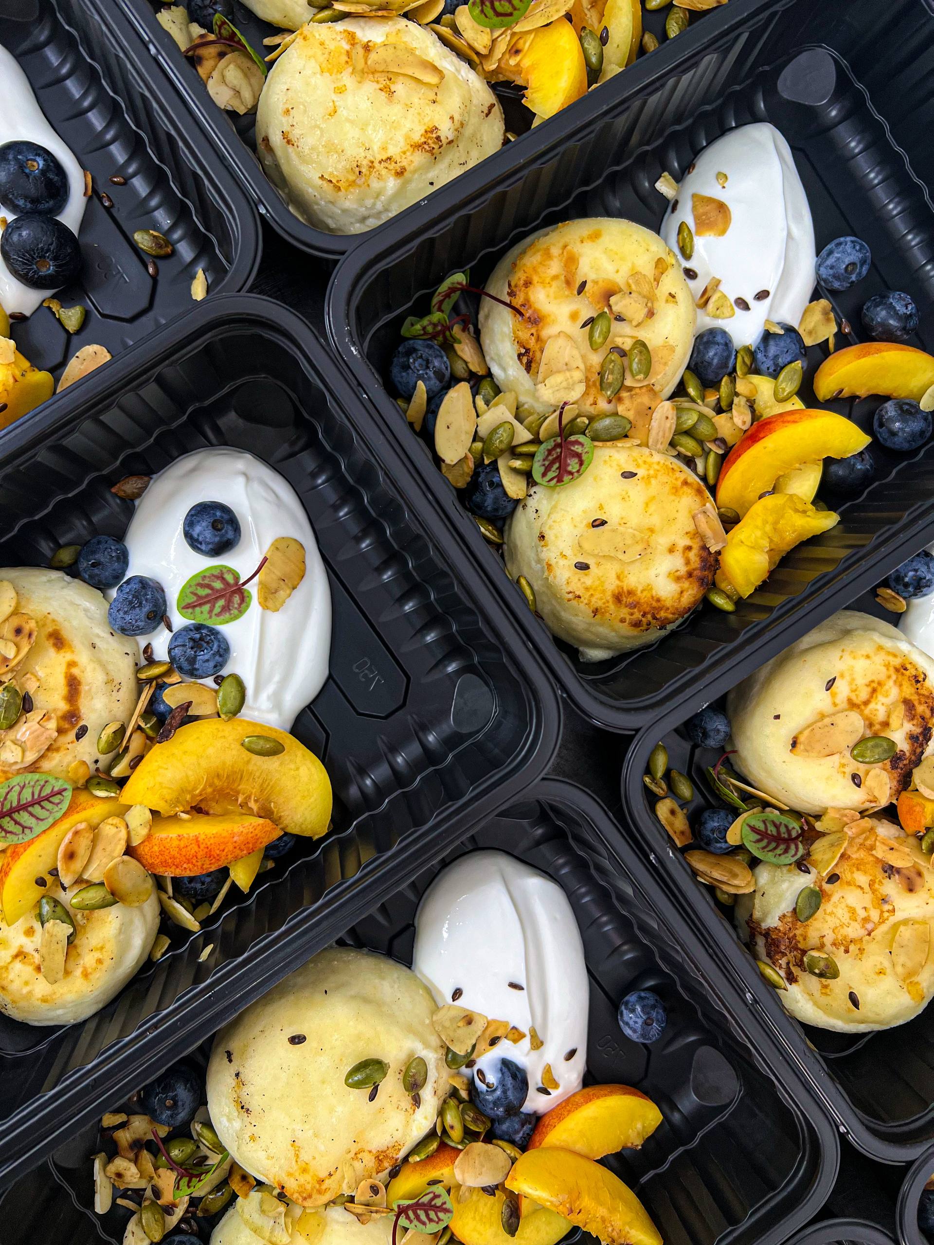 Сырники с ягодами